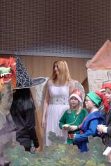 P1130086: Foto: Divadelní představení pomohlo dětskému oddělení Městské nemocnice Čáslav