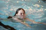 5G6H9233: Foto: Děti skotačily v kutnohorském bazénu na raftu, plavaly i závod
