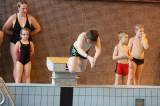 5G6H9242: Foto: Děti skotačily v kutnohorském bazénu na raftu, plavaly i závod