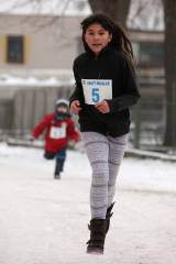 5G6H2542: Foto: Třicátý ročník Silvestrovského běhu přilákal 58 dospělých a 51 dětí
