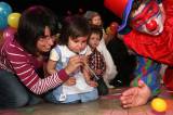 5G6H5656: Foto: S dětmi v Lorci si hráli dva klauni, připravili pro ně řadu soutěží