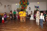 IMG_3572: Foto: Na karnevalu v Šebestěnicích se do víru tance vrhli děti i jejich rodiče