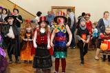 IMG_0164sm: Foto: Děti v kulturním domě ve Veltrubech v sobotu řádily na maškarním karnevalu