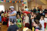 IMG_0218sm: Foto: Děti v kulturním domě ve Veltrubech v sobotu řádily na maškarním karnevalu