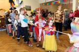 IMG_0219sm: Foto: Děti v kulturním domě ve Veltrubech v sobotu řádily na maškarním karnevalu
