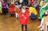 IMG_0311sm: Foto: Děti v kulturním domě ve Veltrubech v sobotu řádily na maškarním karnevalu