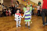 IMG_0392sm: Foto: Děti v kulturním domě ve Veltrubech v sobotu řádily na maškarním karnevalu