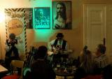 DSCF8733: Foto: Ostravská dvojice Retro Blues nadchla kavárnu Blues Café
