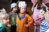 5G6H8251: Foto: S dětmi na karnevale v sokolovně si pohráli také František se Silvou