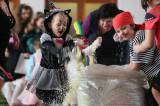 5G6H9564: Foto: Karnevalové veselí v neděli zachvátilo i děti v křesetické sokolovně