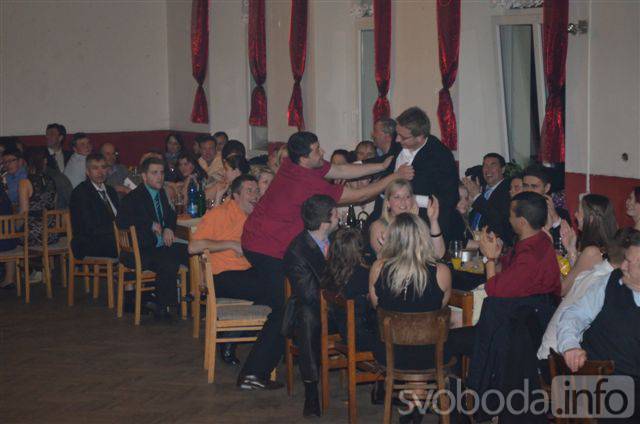 Foto: Na Reprezentačním plese v Tupadlech tančili už potřetí