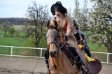 DSC_0359: Foto: Na miskovickém statku Dítě a kůň si vyzkoušeli „Čarodějnice nanečisto“