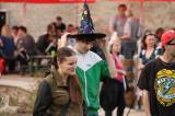 5G6H6168: Foto: V Herolandu v sobotu strašilo, čarodějnice i čarodějové si užili divoký rej