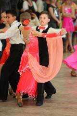 5G6H6808: Foto: Kutnohorský groš přilákal do Lorce desítky tanečních párů