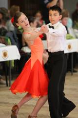 5g6h6811: Foto: Kutnohorský groš přilákal do Lorce desítky tanečních párů