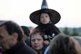 IMG_2322: Foto: Velkolepé pálení čarodějnic ve Zbraslavicích, vystoupil i Josef Laufer
