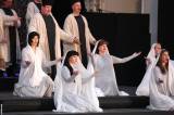 5G6H5515: Foto: Na nádvoří Jezuitské koleje zazněla Verdiho opera Nabucco
