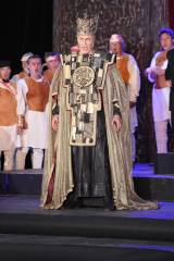 5G6H5564: Foto: Na nádvoří Jezuitské koleje zazněla Verdiho opera Nabucco