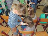 DSCN9184-001: Foto: Žáci první třídy ZŠ Žehušice besedovali s kutnohorskými záchranáři o první pomoci