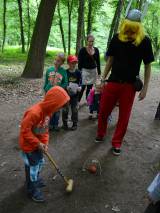 DSC_0382: Foto: Stovky dětí plnily úkoly v sobotním Pohádkovém lese ve Žlebech