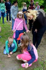 DSC_0392: Foto: Stovky dětí plnily úkoly v sobotním Pohádkovém lese ve Žlebech