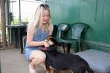 IMG_1431: Kateřina Klasnová na návštěvě psího útulku v Kutné Hoře
