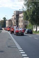 DSC_3471: Historičtí krasavci jednotek dobrovolných hasičů oslnili před Jezuitskou kolejí v Kutné Hoře