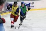 IMG_3869: Čáslavský tým už zeštíhlel, ve středu před obědem si hráči dali hokej