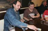 IMG_9445: Uzenou kýtu za vítězství v karetním turnaji "Prší" si odnesl Vladimír Sudek