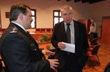IMG_1615: Policisté na Kutnohorsku budou ve svých autech vozit defibrilátory