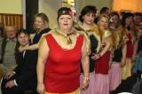 5G6H0072: Paběnický sportovní ples rozproudily svým předtančením chotusické ženy