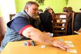 5g6h9856: Pokerový klid zachoval David Kratochvíl a zvítězil v křesetickém turnaji
