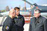 8: Pražský arcibiskup Dominik Duka zavítal na čáslavské letiště