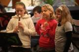 5G6H3507: Žáci Marcely Radoměřské potěšili své rodiče a příbuzné třídním koncertem