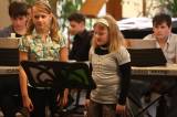 5G6H3553: Žáci Marcely Radoměřské potěšili své rodiče a příbuzné třídním koncertem