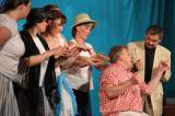 5G6H9081: Premiéra hry "Poprask na laguně" paběnických ochotníků se setkala s bouřlivým přijetím