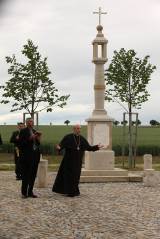 5G6H4657: Monument svatého Huberta U kaštánku ve Zbraslavicích vysvětil generální vikář Josef Socha