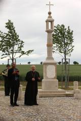 5G6H4665: Monument svatého Huberta U kaštánku ve Zbraslavicích vysvětil generální vikář Josef Socha