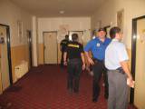 5: Sliby se mají plnit, policisté se vrátili na kontrolu do hotelu na Žižkově náměstí
