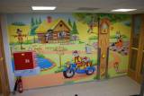DSC05084: Dětské oddělení nemocnice v Čáslavi zkrášlila nová výmalba malíře Libora Škrlíka